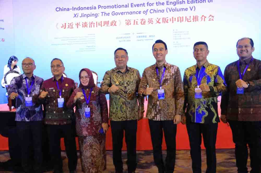 Wakil Gubernur Sumatera Selatan (Wagub Sumsel)H. Cik Ujang menghadiri kegiatan Lecturer Series dan diskusi panel bertema penguatan persahabatan China–Indonesia, khususnya dalam bidang tata kelola pemerintahan, pembangunan kawasan, serta strategi pengentasan kemiskinan. Foto: Humas Pemprov Sumsel.