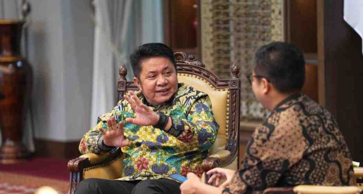 Gubernur Sumsel, Herman Deru saat menjelaskana tentang strategi tekan angka kemiskinan. Foto: Humas Pemprov Sumsel.