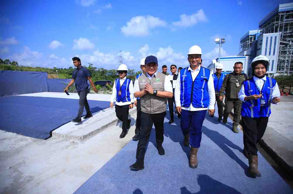 Gubernur Sumatera Selatan, Dr. H. Herman Deru menghadiri kegiatan groundbreaking Proyek Hilirisasi Nasional Fase II percepatan pengembangan coal to dimethyl ether (DME) di Tanjung Enim. Foto: Humas Pemprov Sumsel.