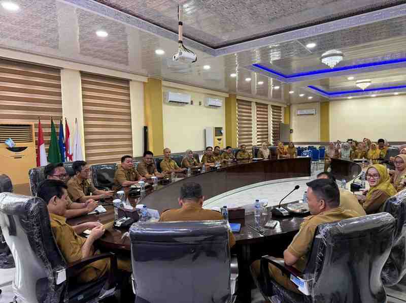Silaturahmi dan konsolidasi internal di Badan Pengelola Pajak dan Retribusi Daerah (BPPRD), Dinas Koperasi dan UKM, dan Dinas Pendidikan dan Kebudayaan Kabupaten Mubs, Selasa (7/4/2026). Foto: Kominfo Muba.