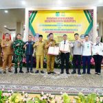 Pemerintah Kabupaten Musi Banyuasin (Pemkab Muba) bersama Kejaksaan Negeri Muba mnandatangani Naskah Kesepakatan Bersama Bidang Perdata dan Tata Usaha Negara. Penandatanganan digelar pada Senin (20/4/2025) di Guest House Griya Bumi Serasan Sekate. Kesepakatan ditandatangani langsung oleh Bupati Musi Banyuasin HM Toha Tohet, SH dan Kepala Kejaksaan Negeri Musi Banyuasin Dr Aka Kurniawan, SH, MH. Foto: Kominfo Muba.