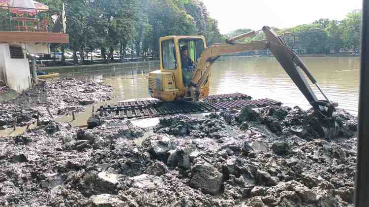 Normalisasi kolam retensi, salah satu cara mencegah banjir di Palembang. Foto: Dok KOminfo Palembang.