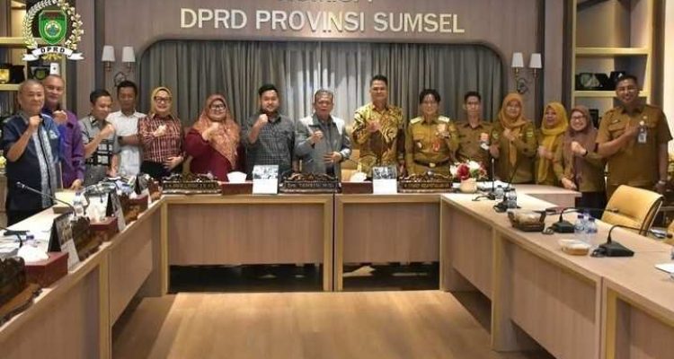 Anggota Pansus I DPRD Sumsel yang menggelar rapat bersama OPD terkait. Foto: Dok Humas DPRD Sumsel.