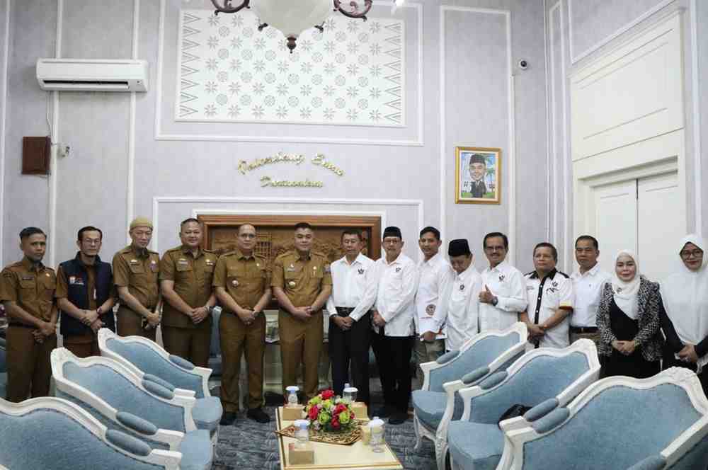 Sekretaris Daerah Kota Palembang, Aprizal Hasyim menerima audiensi Dewan Pimpinan Daerah Solok Saiyo Sakato (S3), yang mewadahi masyarakat Minangkabau di Kota Palembang, Selasa (14/4/2026). Foto: Kominfo Palembang.