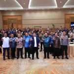 Gubernur Sumsel, Herman Deru saat menghadiri Seminar Desa Bersinar bagi kepala desa dan perangkat desa se-Kabupaten Musi Banyuasin (Muba) Tahun 2026 yang digelar sebuah koran harian di Hotel Aryaduta, Rabu (22/4/2026) malam. Foto: Humas Pemprov Sumsel.