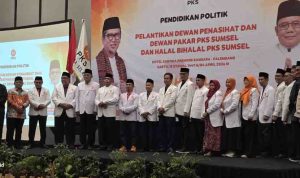 Para anggota Dewan Pakar PKS Sumsel yang dilantik, Sabtu (4/4/2026). Foto: Dok PKS Sumsel.