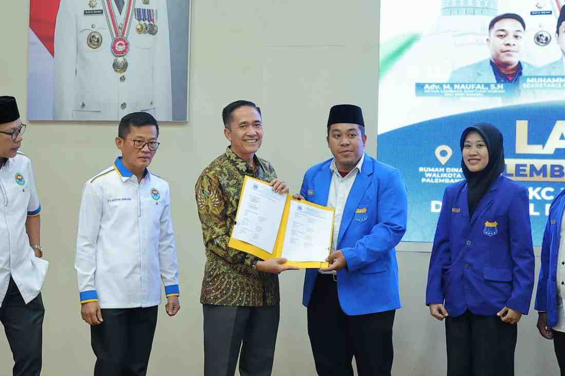 Walikota Palembang, Ratu Dewa menerima kunjungan pengurus Pergerakan Mahasiswa Islam Indonesia (PMII) Sumsel. Foto: Kominfo Palembang.