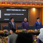 Wali Kota Palembang Ratu Dewa menyampaikan jawaban atas pemandangan umum fraksi-fraksi DPRD terhadap Laporan Keterangan Pertanggungjawaban (LKPJ) Tahun Anggaran 2025 dalam Rapat Paripurna ke-9 Masa Persidangan II Tahun 2026, di Ruang Rapat DPRD Kota Palembang, Senin (6/4/2026). Foto: Kominfo Palembang.