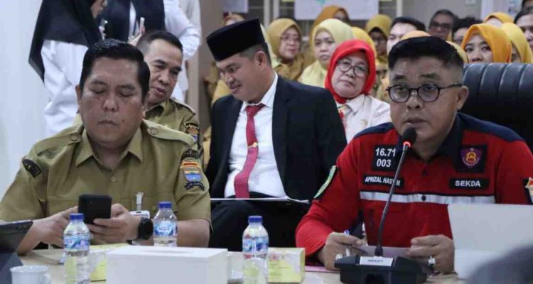 Sekda Palembang, Aprizal Hasyim saat membuka Paparan Renja PD Kota Palembang yang digelar selama dua hari dan diikuti seluruh perangkat daerah, Senin (27/4/2026). Foto: Kominfo Palembang.