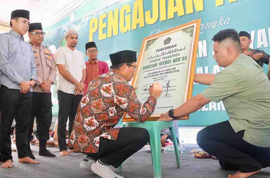 Wabup Muba Kyai Abdur Rohman Husen saat hadir sekaligus meresmikan Ponpes Arriyadl, Minggu (19/4/2026) di Simpang Telkom Desa Pandan Sari (B4) Blok DKI Rt.17 Rw.03 Kecamatan Tungkal Jaya. Foto: Kominfo Muba.
