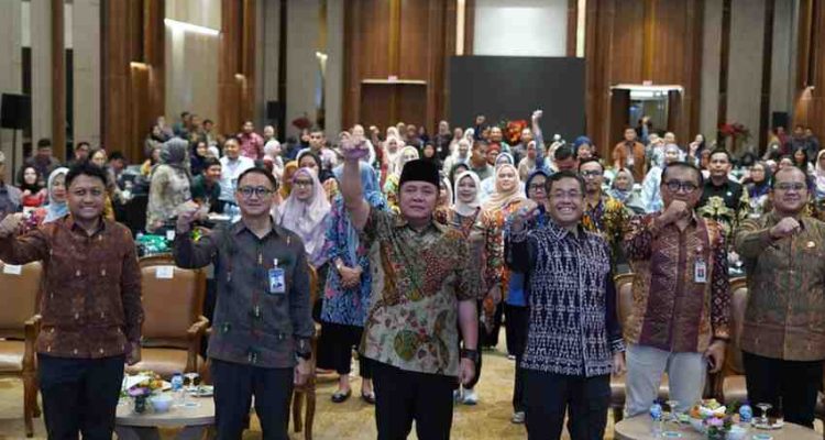 Gubernur Sumatera Selatan, Dr. H. Herman Deru membuka secara resmi program Inkubi Sultan Muda Sumsel 2026 bertajuk Digital Klickstart: Mencetak Sultan Muda Go Digital Berdaya Saing, Jumat (24/4/2026). Foto: Humas Pemprov Sumsel.