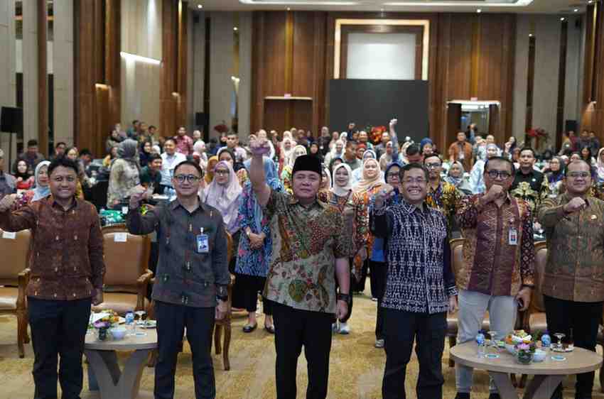 Gubernur Sumatera Selatan, Dr. H. Herman Deru membuka secara resmi program Inkubi Sultan Muda Sumsel 2026 bertajuk Digital Klickstart: Mencetak Sultan Muda Go Digital Berdaya Saing, Jumat (24/4/2026). Foto: Humas Pemprov Sumsel.