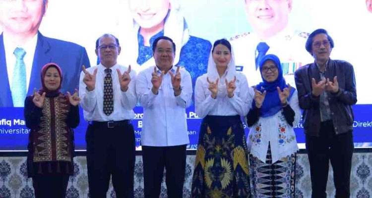 Wakil Gubernur Sumatera Selatan (Sumsel), H. Cik Ujang dan Wamendag RI Dyah Roro Esti Widya Putri, dalam kuliah umum bertema “Empowering Growth: Young Entrepreneurs for a Better Future” di Universitas Sriwijaya (Unsri), Kamis (16/4/2026). Foto: Humas Pemprov Sumsel.