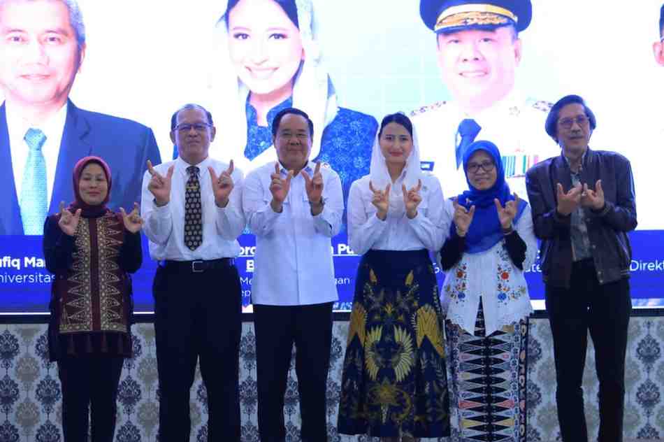 Wakil Gubernur Sumatera Selatan (Sumsel), H. Cik Ujang dan Wamendag RI Dyah Roro Esti Widya Putri, dalam kuliah umum bertema “Empowering Growth: Young Entrepreneurs for a Better Future” di Universitas Sriwijaya (Unsri), Kamis (16/4/2026). Foto: Humas Pemprov Sumsel.