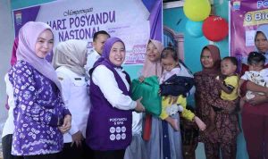 Ketua Tim Pembina Posyandu Kota Palembang Dewi Sastrani menghadiri pelaksanaan semarak Hari Posyandu Nasional tahun 2026 di Kelurahan Sukamulya, Kecamatan Sematang Borang, Rabu (29/4/2026). Foto: Kominfo Palembang.