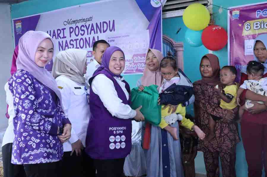 Ketua Tim Pembina Posyandu Kota Palembang Dewi Sastrani menghadiri pelaksanaan semarak Hari Posyandu Nasional tahun 2026 di Kelurahan Sukamulya, Kecamatan Sematang Borang, Rabu (29/4/2026). Foto: Kominfo Palembang.