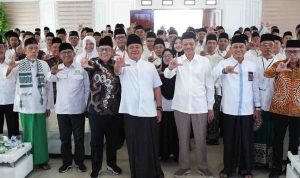 Gubernur Sumatera Selatan (Sumsel) Dr. H. Herman Deru menghadiri sekaligus memberikan pembekalan pada Pembukaan Pendidikan Dasar–Pendidikan Kader Penggerak Nahdlatul Ulama (PD-PKPNU) Angkatan II yang diselenggarakan Pengurus Wilayah Nahdlatul Ulama (PWNU) Sumsel di Balai Diklat Keagamaan Palembang, Jumat (29/5/2026). Foto: Humas Pemprov Sumsel.