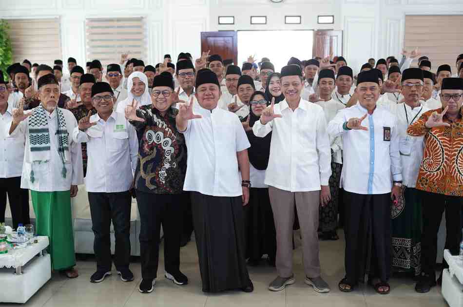Gubernur Sumatera Selatan (Sumsel) Dr. H. Herman Deru menghadiri sekaligus memberikan pembekalan pada Pembukaan Pendidikan Dasar–Pendidikan Kader Penggerak Nahdlatul Ulama (PD-PKPNU) Angkatan II yang diselenggarakan Pengurus Wilayah Nahdlatul Ulama (PWNU) Sumsel di Balai Diklat Keagamaan Palembang, Jumat (29/5/2026). Foto: Humas Pemprov Sumsel.