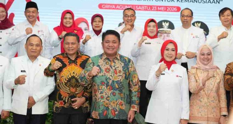 Gubernur Sumatera Selatan (Sumsel), Dr. H Herman Deru menghadiri pelantikan kepengurusan Palang Merah Indonesia (PMI) Kota Lubuk Linggau, Kota Prabumulih, Kabupaten Ogan Komering Ilir (OKI), dan Kabupaten PALI di Griya Agung Palembang, Sabtu (23/5/2026). Foto: Humas Pemprov Sumsel.