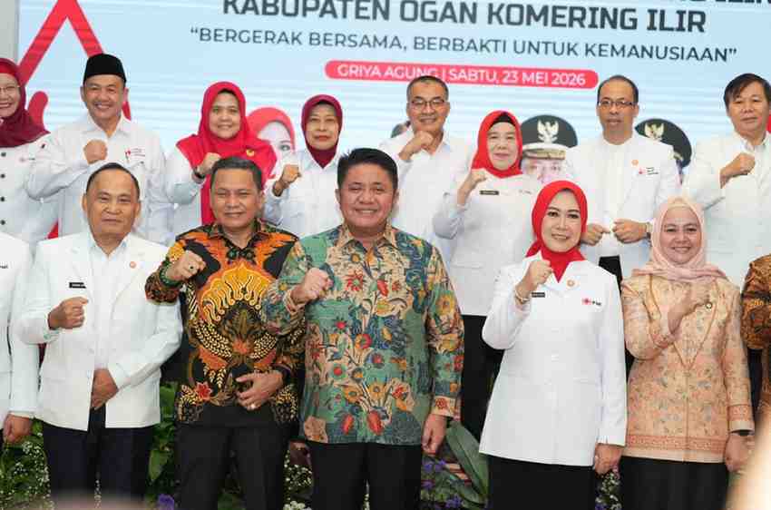 Gubernur Sumatera Selatan (Sumsel), Dr. H Herman Deru menghadiri pelantikan kepengurusan Palang Merah Indonesia (PMI) Kota Lubuk Linggau, Kota Prabumulih, Kabupaten Ogan Komering Ilir (OKI), dan Kabupaten PALI di Griya Agung Palembang, Sabtu (23/5/2026). Foto: Humas Pemprov Sumsel.