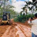 Upaya perbaikan jalan di Jirak Jaya. Foto: Kominfo Muba.