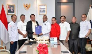 Ketua DPRD Provinsi Sumatera Selatan, Andie Dinialdie bersama jajaran Dinas Tenaga Kerja dan Transmigrasi Provinsi Sumsel, serta perwakilan serikat pekerja KSPSI dan KASBI melakukan audiensi dengan Wakil Menteri Ketenagakerjaan Republik Indonesia, Afriansyah Noor, Selasa (12/5/2026). Foto: Humas DPRD Sumsel.