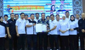 Wakil Gubernur Sumatera Selatan (Sumsel), H. Cik Ujang menghadiri pelantikan pengurus Asosiasi Street Soccer Indonesia (ASSI) Provinsi Sumsel periode 2025–2030 yang digelar di Gedung Rafa Tower UIN Raden Fatah Palembang, Minggu (3/5/2026). Foto: Humas Pemprov Sumsel.