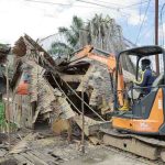 Drama penertiban kembali mewarnai tepian Sungai Udang, anak Sungai Musi di Jalan Pangeran Ratu Lorong Datuk Akib Kelurahan 15 Kecamatan Jakabaring, Rabu (13/5/2026). Foto: Kominfo Palembang.