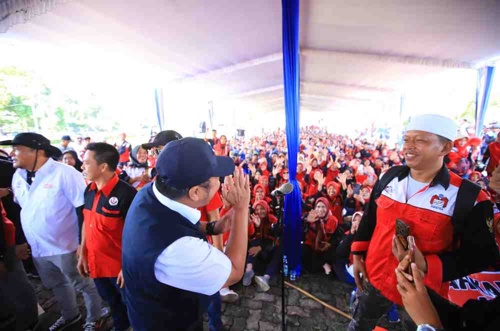 Gubernur Sumatera Selatan, Dr.H. Herman Deru menggelar Rembuk Buruh bersama Aliansi Serikat Buruh Sumsel dalam rangka peringatan Hari Buruh Internasional, Jumat (1/5/2026). Foto: Humas Pemprov Sumsel.