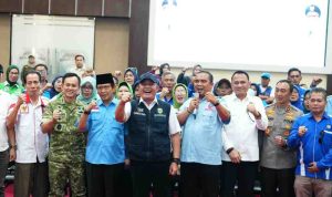 Gubernur Sumatera Selatan Dr. H. Herman Deru memperingati Hari Buruh Internasional (May Day) 2026 dengan pendekatan dialogis melalui sarasehan bersama perwakilan Konfederasi Serikat Pekerja Seluruh Indonesia (KSPSI) Sumsel, berlangsung di Auditorium Bina Praja, Jumat (01/5/2026). Foto: Humas Pemprov Sumsel.