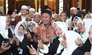 Gubernur Sumsel, Herman Deru menghadiri Grand Launching Travel Umrah dan Haji Khusus Al-Mukhtar by Bayt Al-Qur’an Al-Akbar yang digelar di Graha IGM, Minggu (3/5/2026). Foto: Humas Pemprov Sumsel.
