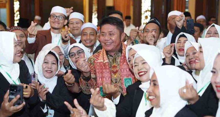 Gubernur Sumsel, Herman Deru menghadiri Grand Launching Travel Umrah dan Haji Khusus Al-Mukhtar by Bayt Al-Qur’an Al-Akbar yang digelar di Graha IGM, Minggu (3/5/2026). Foto: Humas Pemprov Sumsel.