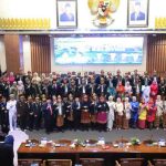 Gubernur Sumsel, Herman deru, Wagub Cik Ujang, dan Ketua DPRD Sumsel Andie Dinialdie, bersama para pimpinan DPRD Sumel, Forkompinda, dan anggota DPRD Sumsel saat paripurna istimewa HUT Sumsel ke-80, Seninj (18/5/2026). Foto: Humas Pemprov Sumsel.