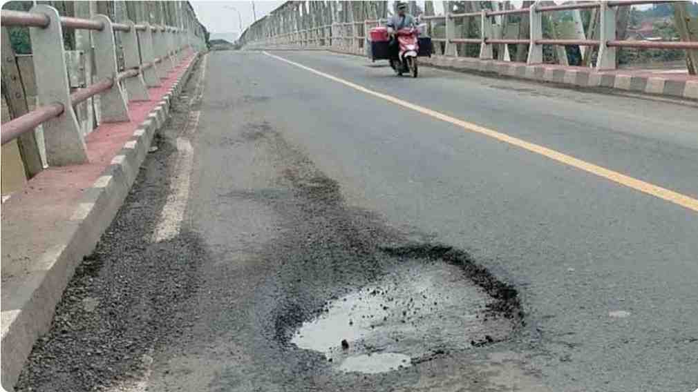 Jembatan Desa Baruge, Babat Toman, Muba. Foto: Dok harianmuba.com.