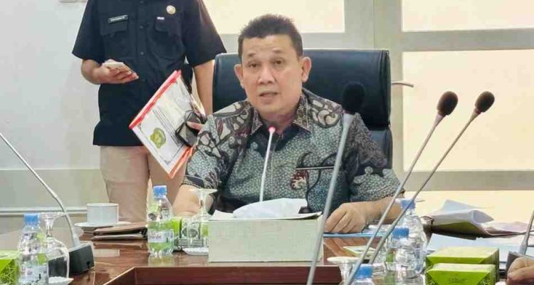 Sekretaris Daerah Kabupaten Muba, Syafaruddin memimpin rapat koordinasi tentang WFH, Jumat (29/05/2026) di Kantor Perwakilan Muba, Palembang. Foto: Kominfo Muba.