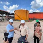 Tim Deputi Bidang Pengembangan Usaha Kemenkop RI bersama Lembaga Pengelola Dana Bergulir (LPDB) melakukan kunjungan kerja selama tiga hari (20–22 Mei 2026) di Muba. Salah satunya ke KUD Sejahtera. Kehadiran tim kementerian disambut hangat dan didampingi langsung Kepala Dinas Koperasi UKM Muba, Zulkarnain, SP dan Ketua Umum KUD Sejahtera, Drs. Thamrin, MSi. Foto: Kominfo Muba.