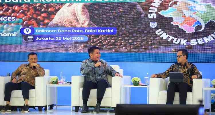 Gubernur Sumatera Selatan Dr. H. Herman Deru menjadi satu-satunya gubernur dari wilayah Sumatera yang dipercaya tampil sebagai pembicara dalam Konferensi Nasional Pengembangan Ekonomi Daerah (KNPED) 2026 yang diselenggarakan Otoritas Jasa Keuangan di Ballroom Dana Rote, Balai Kartini, Jakarta, Senin (25/5/2026) pagi. Foto: Humas Pemprov Sumsel.