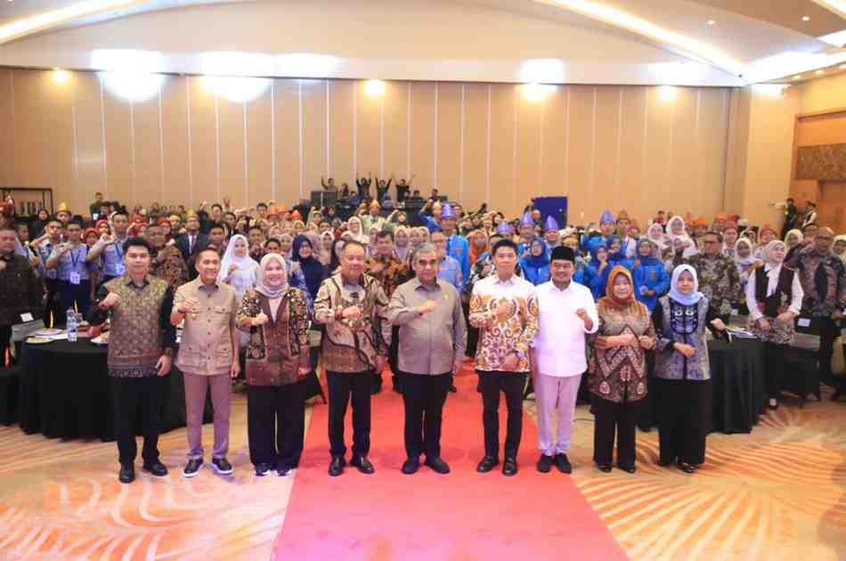 Wakil Gubernur Sumatera Selatan, H. Cik Ujang menghadiri kegiatan Lomba Cerdas Cermat (LCC) Empat Pilar MPR RI yang diselenggarakan oleh Majelis Permusyawaratan Rakyat Republik Indonesia di Ballroom Hotel Aryaduta Palembang, Sabtu (2/5/2026). Foto: Humas Pem,prov Sumsel.