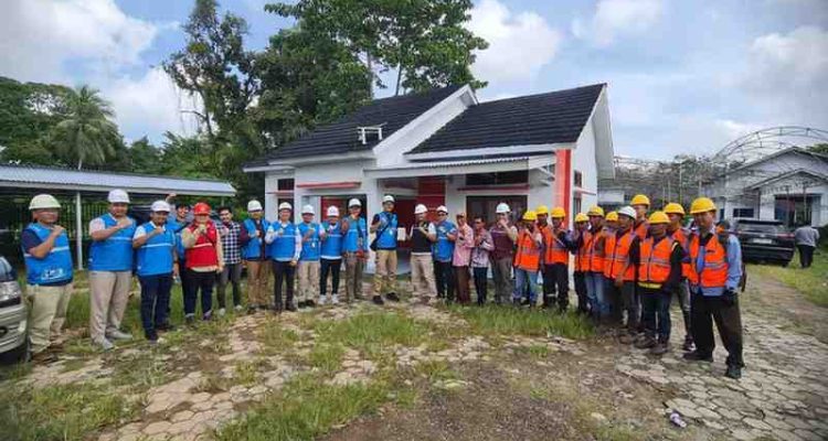 Usai rapat pembahasan Progres Penyediaan Tenaga Listrik Oleh PT. PLN (Persero) di Kabupaten Musi Banyuasin Secara Virtual, Selasa (12/5/2026) di Ruang Rapat Korpri Kab. Muba. Foto: Kominfo Muba.