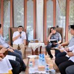Sekda Palembang, Aprizal Hasyim memimpin rapat pemantapan bersama tim satuan tugas gabungan lintas Organisasi Perangkat Daerah (OPD), Jumat (8/5/2026), Foto: Kominfo Palembang.