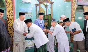 Sekda Palembang, Aprizal Hasyim usai melaksanakan salat Iduladha di Masjid Al-Fathul Akbar di Jakabaring, Rabu (27/5/2026). Foto: Kominfo Palembang.