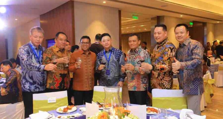 Wakil Gubernur Sumatera Selatan (Sumsel) H. Cik Ujang memanfaatkan forum Pertukaran Tokoh Politik dan Bisnis Tiongkok–Indonesia, Program DBA Angkatan XII CKGBSP, untuk mempromosikan berbagai potensi investasi yang dimiliki Sumsel kepada para pengusaha asal Tiongkok. Foto: Humas Pemprov Sumsel.