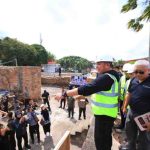 Gubernur Sumsel, Herman Deru saat menghadiri kegiatan topping off revitalisasi Benteng Kuto Besak yang diselenggarakan Kodam II/Sriwijaya di kawasan BKB, Palembang, Minggu (28/6/2026). Foto: Humas Pemprov Sumsel.
