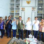 Gubernur Sumatera Selatan (Sumsel) Dr. H. Herman Deru menerima audiensi Kepala Balai Penyediaan Perumahan dan Kawasan Permukiman (BP3KP) Sumatera V, Yustin Patria Primordia beserta jajaran dalam rangka silaturahmi. Foto: Humas Pemprov Sumsel.