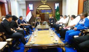 Gubernur Sumatera Selatan (Sumsel) Dr. H. Herman Deru menerima audiensi Ikatan Alumni Institut Teknologi Bandung (IA-ITB) Wilayah Sumsel di Ruang Tamu Gubernur Sumsel, Kamis (18/6/2026). Foto: Humas Pemprov Sumsel.