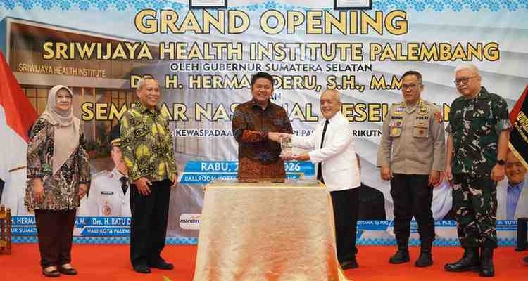 Gubernur Sumsel, Herman Deru hadir membuka Grand Opening dan Seminar Nasional Sriwijaya Health Institute (SHI) di Ballroom Hotel Harper Palembang, Rabu (24/6/2026). Foto: Humas Pemprov Sumsel.