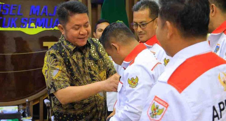 Gubernur Sumatera Selatan (Sumsel) Dr. H. Herman Deru menerima audiensi Asosiasi Pemerintahan Desa Seluruh Indonesia (APDESI) Merah Putih Sumsel di ruang tamu Gubernur Sumsel, Kamis (18/6/2026). Foto: Humas Pemprov Sumsel.