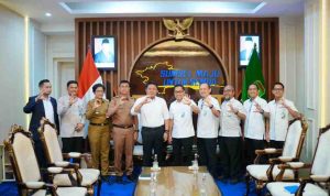 bpjs (2) Gubernur Sumatera Selatan (Sumsel) Dr. H. Herman Deru menerima audiensi jajaran BPJS Ketenagakerjaan Kantor Wilayah Sumatera Bagian Selatan (Sumbagsel), dalam rangka silaturahmi sekaligus pamit tugas Kepala Kantor Wilayah BPJS Ketenagakerjaan Sumbagsel, Muhyidin di Ruang Tamu Gubernur Sumsel, Senin (8/6/2026). Foto: Humas Pemprov Sumsel.