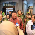 Gubernur Sumsel, Herman Deru saat menghadiri pelantikan dan pengukuhan Pengurus HMTN MP Dewan Pimpinan Wilayah (DPW) Provinsi Sumsel serta Dewan Pimpinan Daerah (DPD) kabupaten/kota se-Sumsel periode 2026–2031 di Griya Agung Palembang, Minggu (20/6/2026) sore. Foto: Humas Pemprov Sumsel.