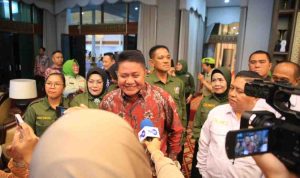 deru (4) Gubernur Sumsel, Herman Deru saat menghadiri pelantikan dan pengukuhan Pengurus HMTN MP Dewan Pimpinan Wilayah (DPW) Provinsi Sumsel serta Dewan Pimpinan Daerah (DPD) kabupaten/kota se-Sumsel periode 2026–2031 di Griya Agung Palembang, Minggu (20/6/2026) sore. Foto: Humas Pemprov Sumsel.